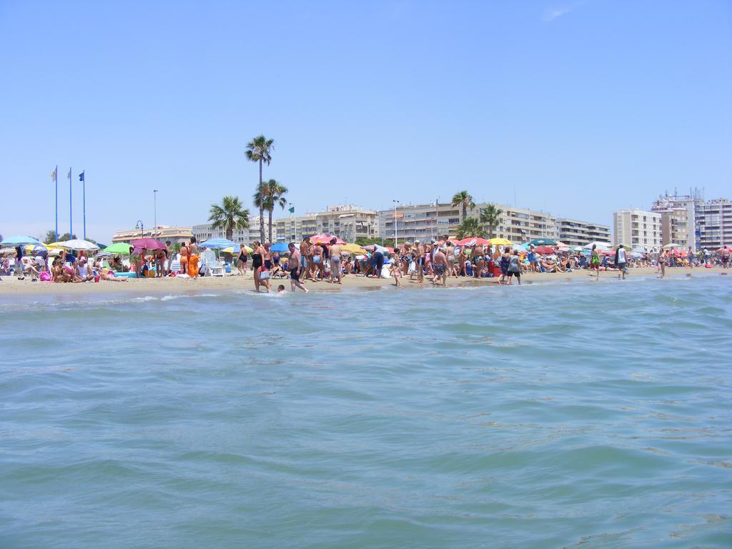 Apartamento Berry Playa Naufragos Torrevieja Buitenkant foto
