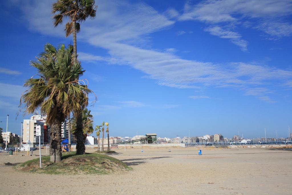 Apartamento Berry Playa Naufragos Torrevieja Buitenkant foto